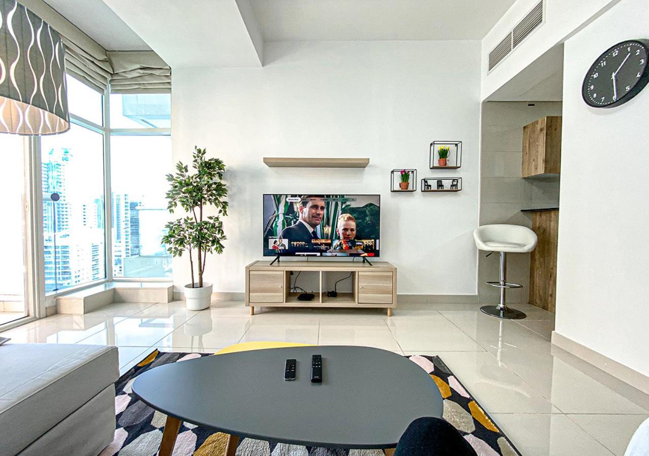דירות דובאי Walk To The Beach Or Enjoy The Amazing View From The Balcony מראה חיצוני תמונה